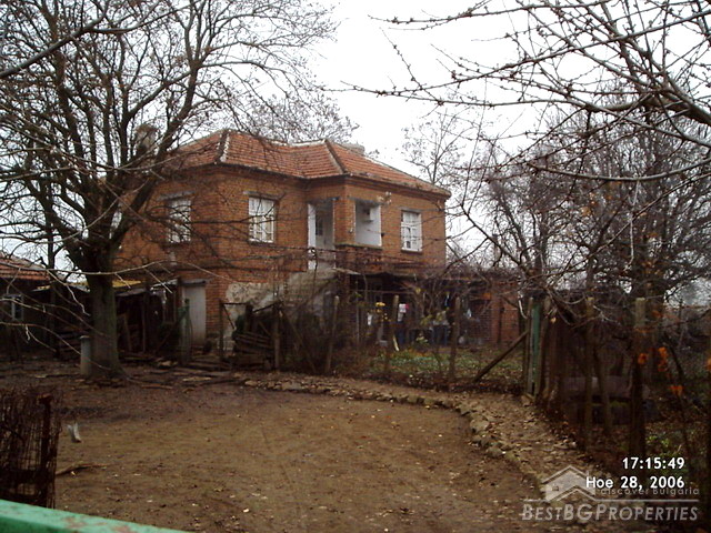 A two-storey house with 7 rooms