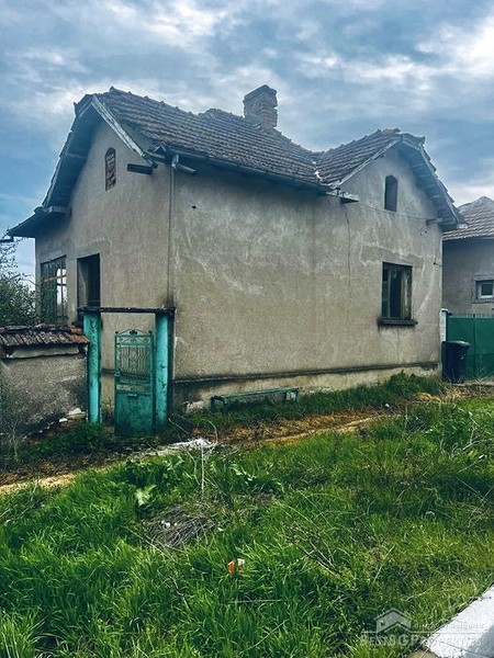 Country house for sale by Danube River