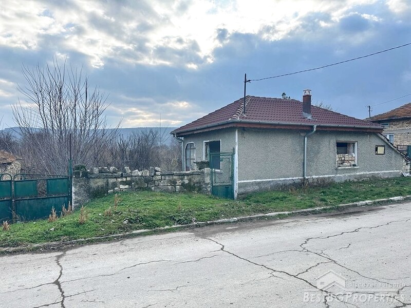 Country house for sale near the town of Provadiya