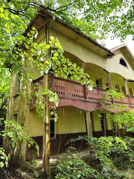 Former hotel for sale in the mountains near Gabrovo