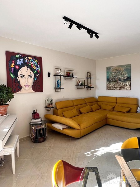 Furnished apartment for sale in Saint Vlas