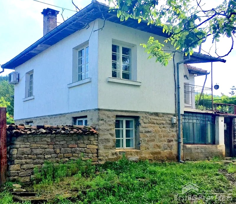 Furnished house with mountain views for sale near Veliko Tarnovo