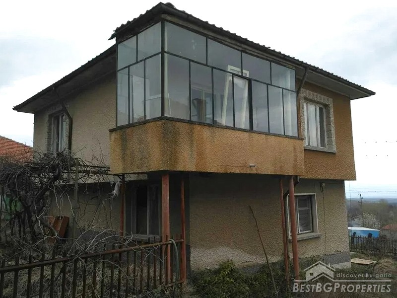 House for sale at the foot of the mountain