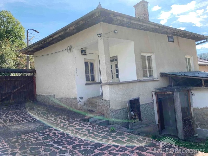 House for sale at the western foothills of Stara Planina