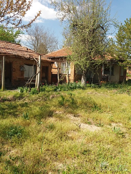 House for sale close to the sea