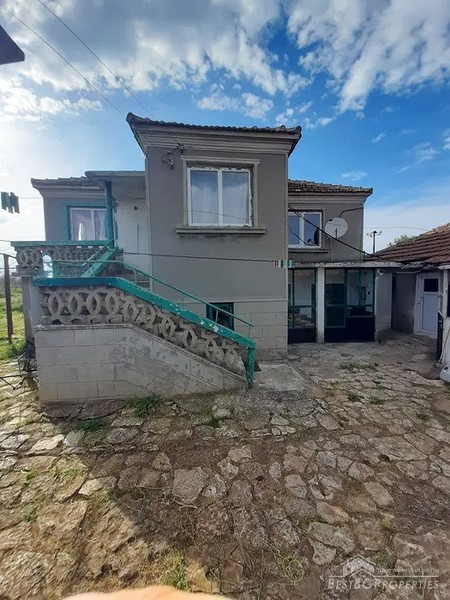 House for sale close to the sea
