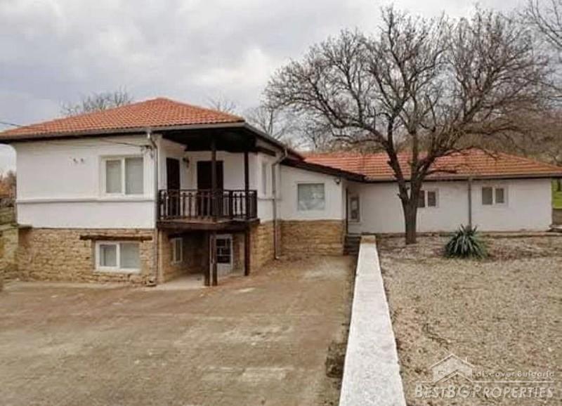 House for sale close to the sea and Varna