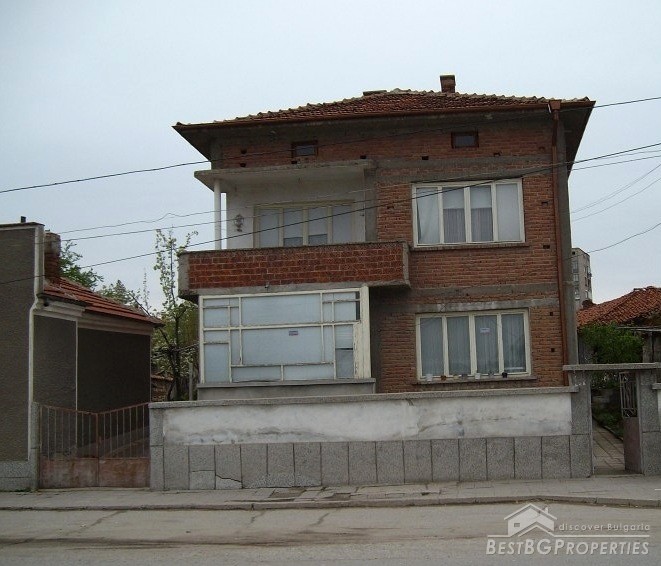 House for sale in Chirpan