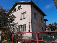 Houses in Devin