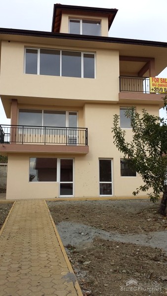 House for sale in Saint Vlas
