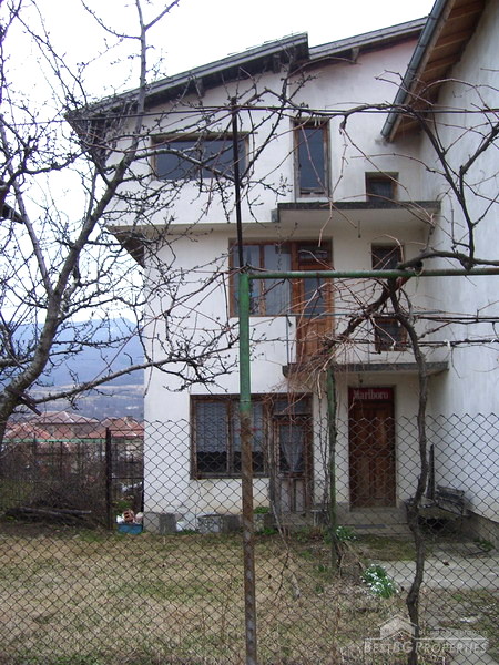 Semi-detached house in a spa resort