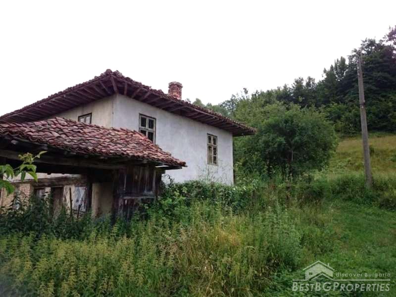 House for sale in the mountains near Elena