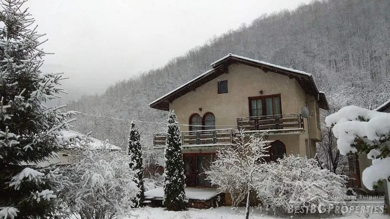 House for sale in the mountains near Teteven