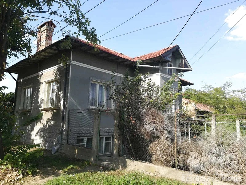 House for sale in the town Polski Trambesh