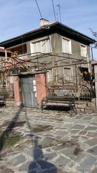 House for sale in the town of Bratsigovo
