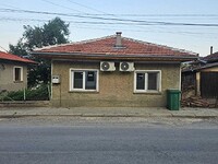 Houses in Elena