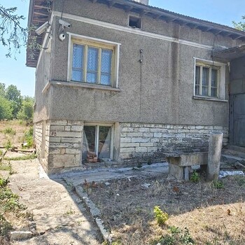 House for sale in the town of Gramada
