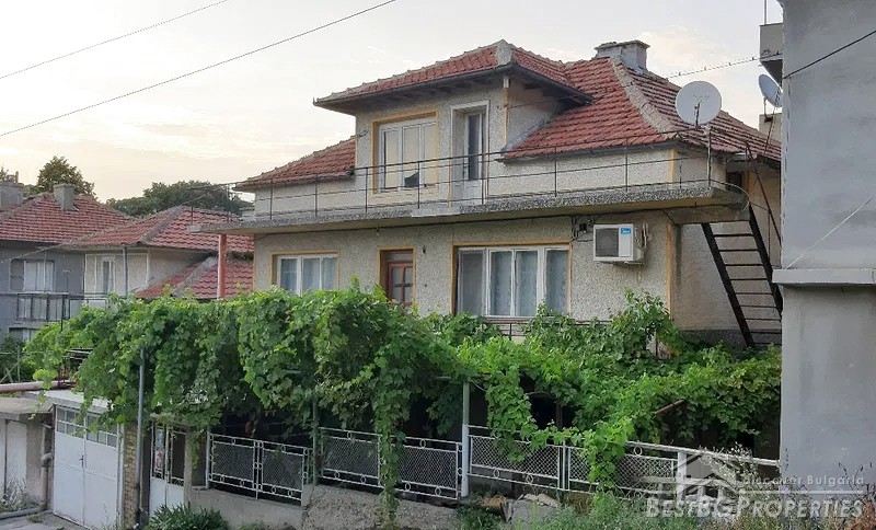 House for sale in the town of Provadiya