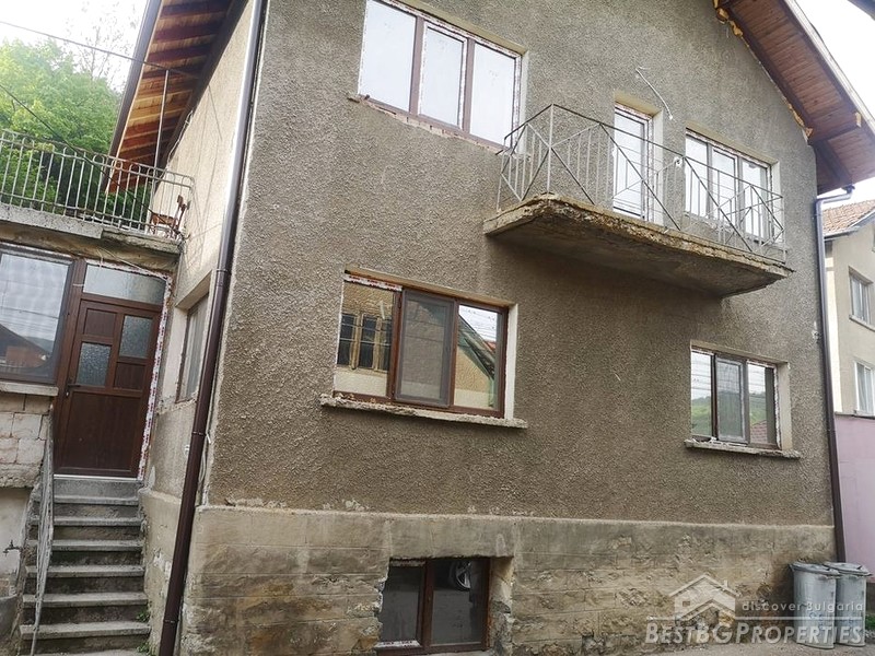 House for sale in the town of Svoge