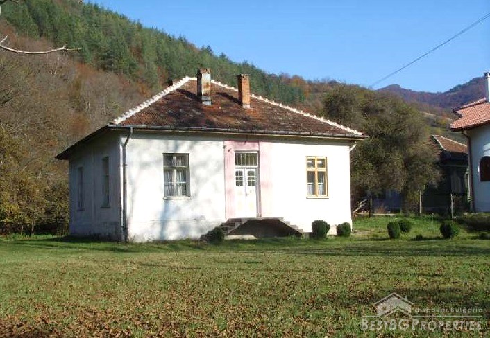 House for sale near Etropole