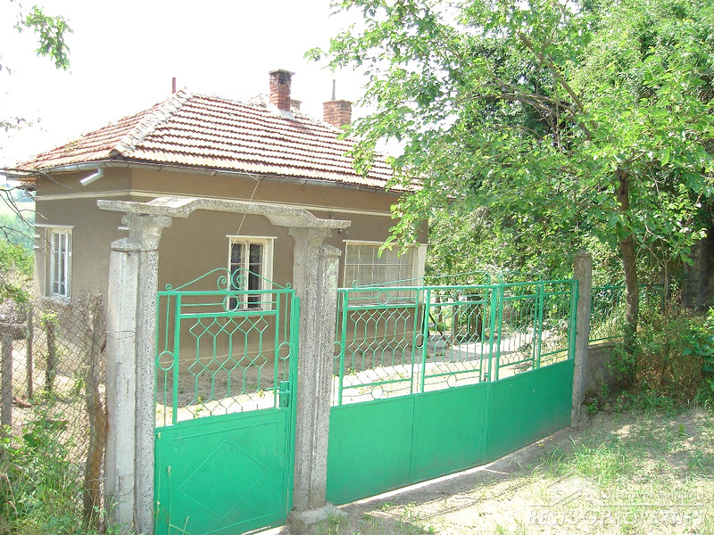 House for sale near Lom