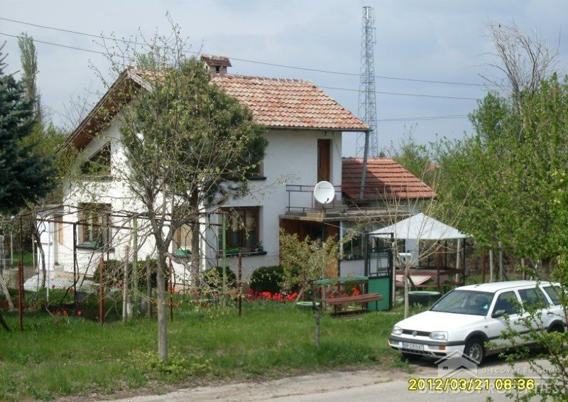 House for sale near Lom