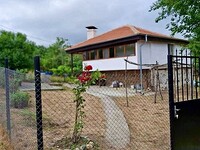 Houses in Sredets