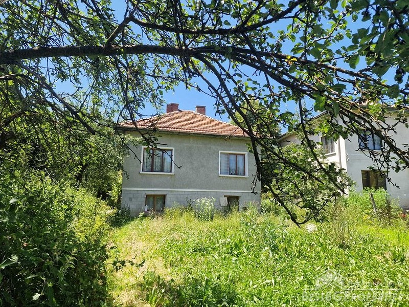 House for sale near the town of Kyustendil