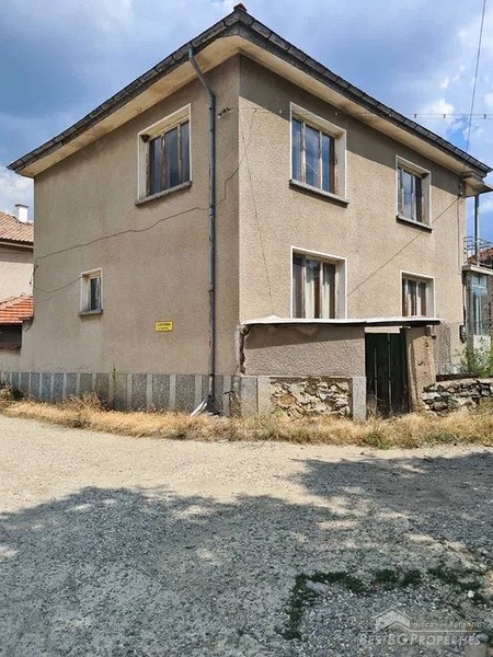 House for sale near the town of Panagyurishte