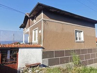 House for sale near the town of Strumyani