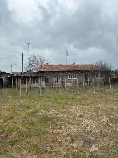 House for sale with a large yard near Ruse