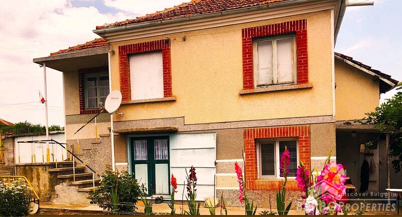 House with a big yard for sale near Yambol