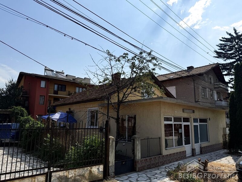 House with a store for sale in Velingrad