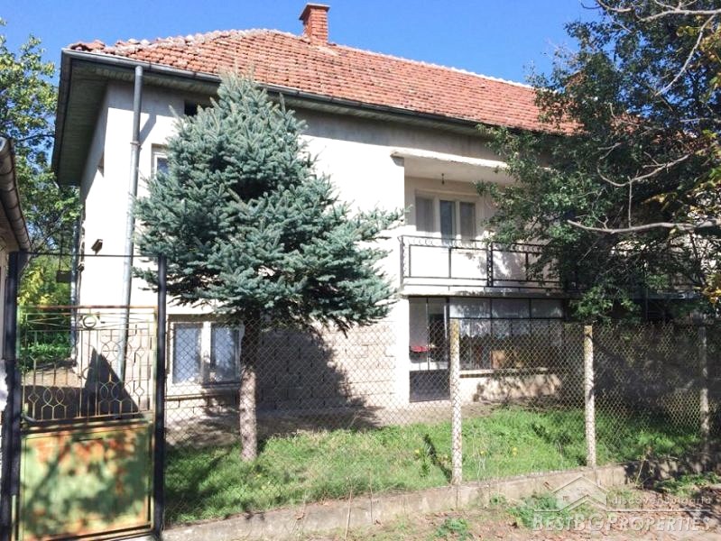 House with a store for sale near Byala Slatina