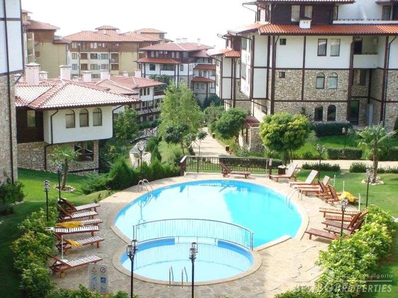 Large apartment for sale in Saint Vlas