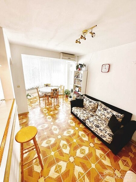 Large apartment for sale in Veliko Tarnovo