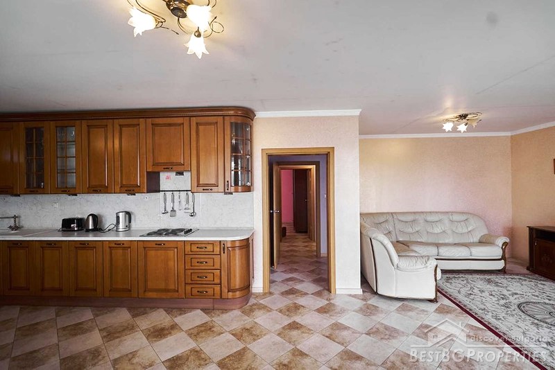 Large apartment for sale in the center of Varna