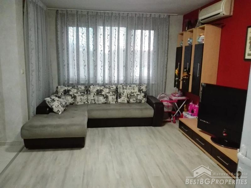 Large furnished apartment located in Varna