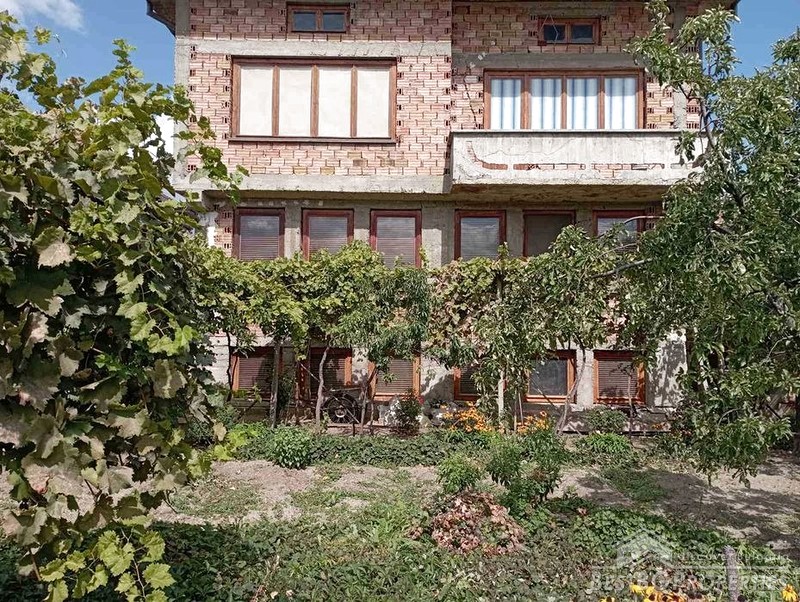 Large house for sale close to Kazanlak