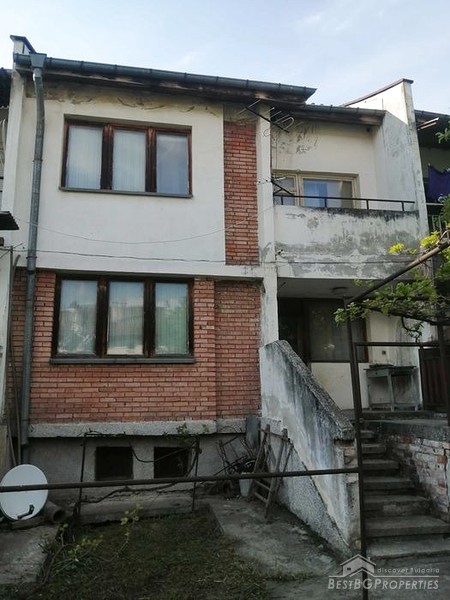 Large house for sale in the town of Strazhitsa