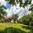 Large house for sale near the town of Pernik