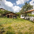 Large house for sale near the town of Pernik