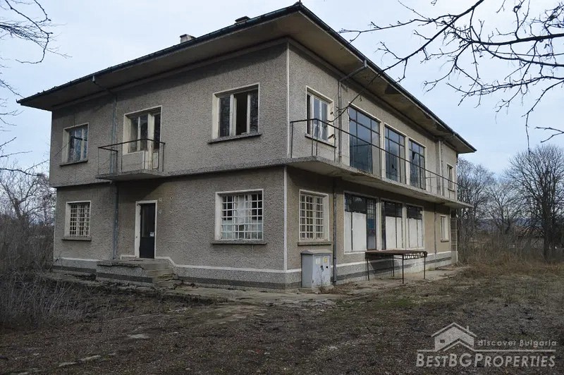 Large property for sale near Polski Trambesh
