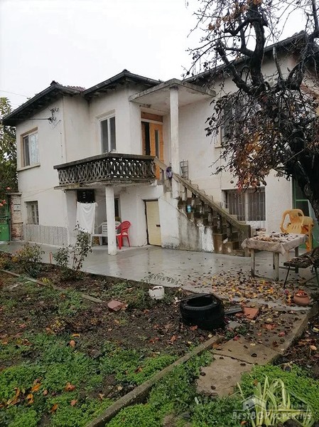 Large two storey house for sale close to Stara Zagora