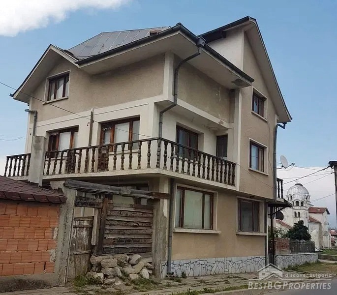 Lovely three story house for sale in the mountains near Borovets