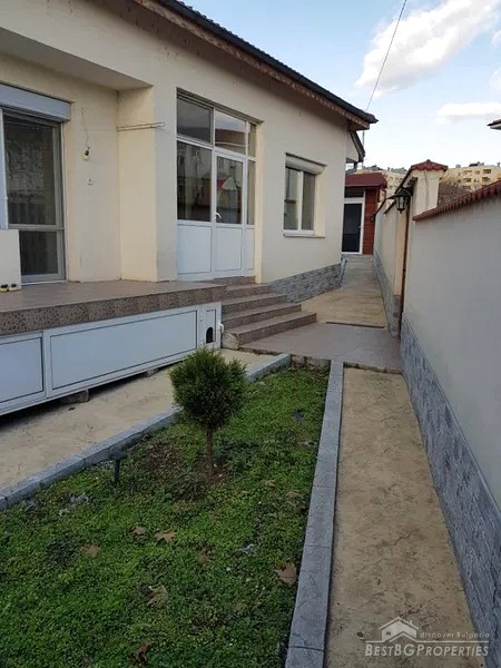 Luxury house with a swimming pool for sale in Momchilgrad