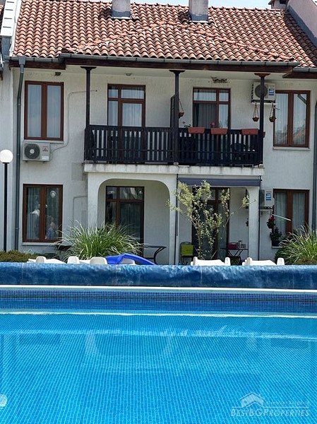 Modern house in gated complex 20 minutes from Borovets