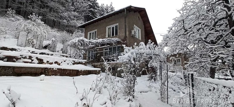 Mountain house for sale near Pernik