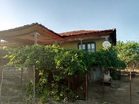 Old country house for sale 100km from the sea