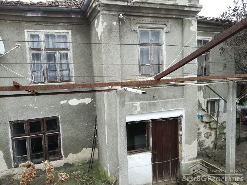 Old house for sale 35 km from Varna